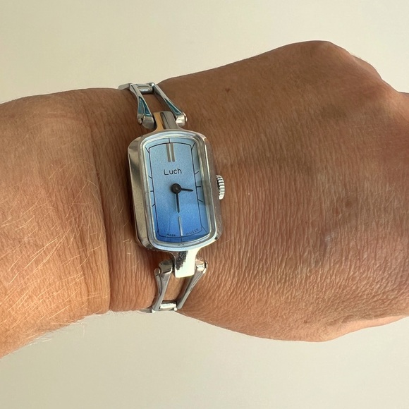 ❤️Wind up vintage bracelet watch with small square blue face, in stainless steel - Picture 2 of 12